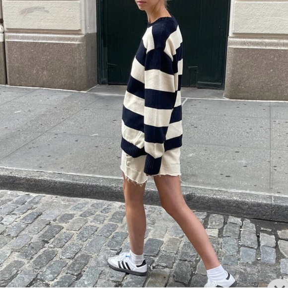 Brandy Melville Sweaters - Brandy Melville Brianna Cotton Stripe Pullover Sweater Navy Blue Cream Baggy